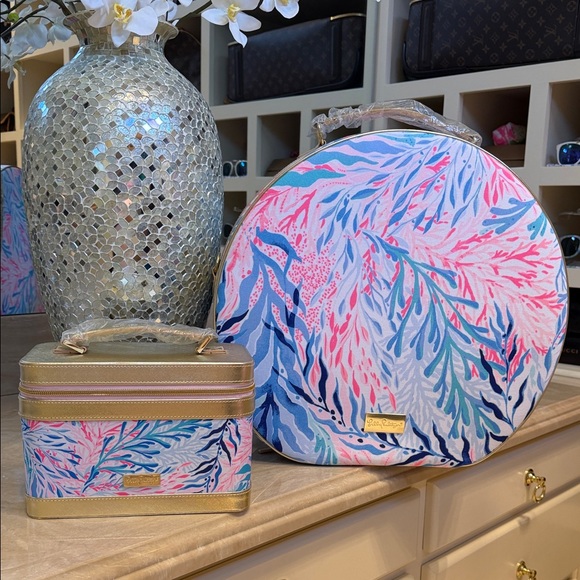 NWT Lilly Pulitzer Carry-On Luggage Set, Kaleidoscope 5 Piece Set, So Beautiful - Picture 2 of 16